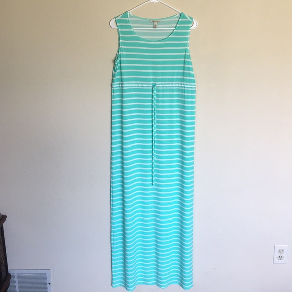 **Last Chance!! Donating 4/12 Bass Maxi Dress - Picture 2 of 4